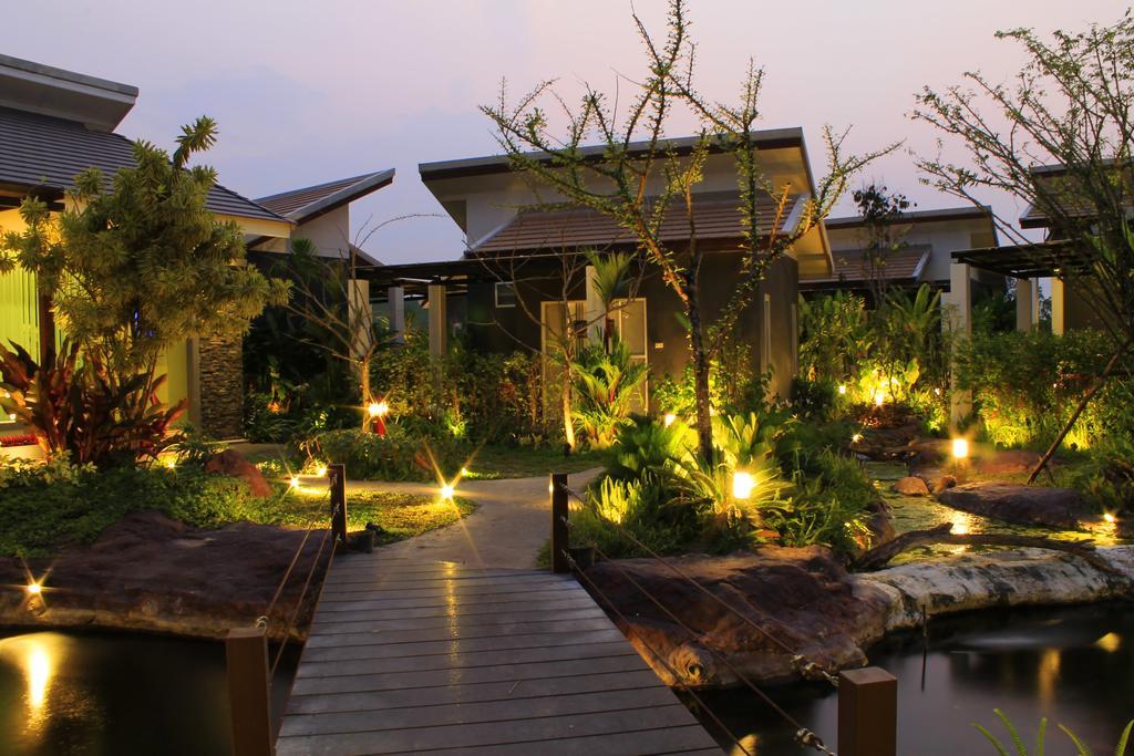 Saabpaiboon Grand Resort Ban Talat Habitación foto